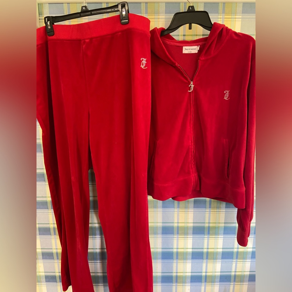 Juicy Couture Zip up Hoodie and matching pants.